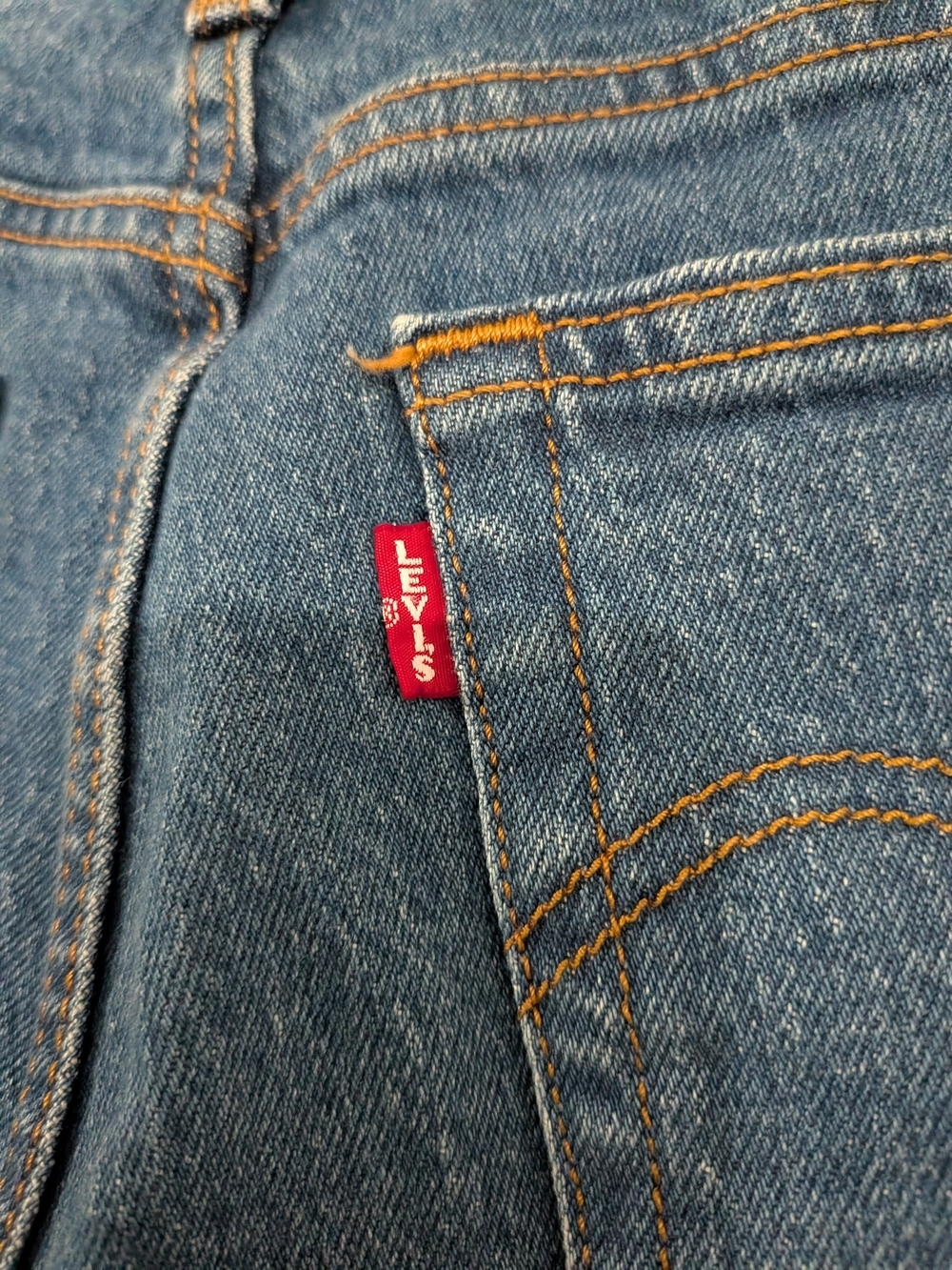 Levi's Big E Wedgie Classic High-Rise Raw-Hem Cutoff Denim Shorts - Picture 3 of 11